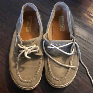 Kids 5.5 canvas sperrys